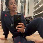 Tia Mowry Instagram - There’s something so bittersweet about a nice chop. It feels like a release of old memories, both good & bad, but also, an exciting start to a new era. I’m ready to embark on this chapter of my journey, and everyone knows that there’s nothing more monumental to mark it with than a fresh cut 💇🏽‍♀️