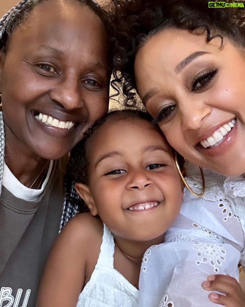 Tia Mowry Instagram - There’s just something special about the bond between a grandmother and her grandchildren! I love days like today when the kids have a day off school, so that they can spend it with my mom (also a great mommy hack, if you’re looking for some extra babysitting 😂). So here’s to the grandmas, they make the world go round 🌎