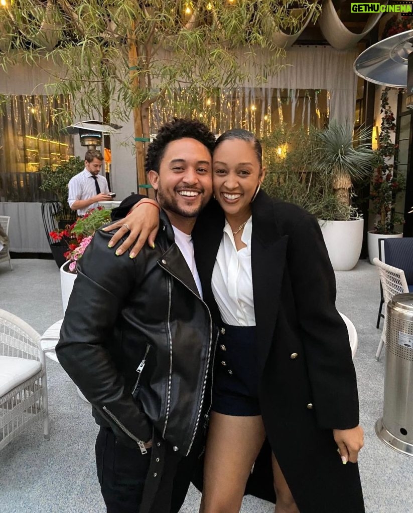 Tia Mowry Instagram - Happy birthday to my lil bro, @tahj_mowry 🎉 You know what they say “those that fro together 🪮, stay together” 😂 I am so proud to call you my brother and even prouder to call you my friend! Thank you for being such a light in everyone’s life, your joy and your kindness fill up the room whenever you step in ☀️ Can’t wait to celebrate with you! Love you!