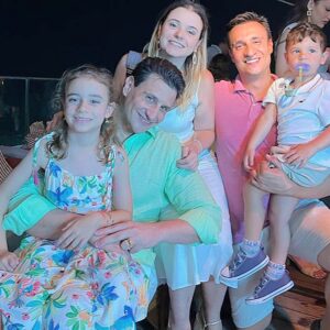 Tiago Pavinatto Instagram - #FelizAnoNovo #Feliz2024 #HappyNewYear #happy2024 #2024 #party #fasano #family