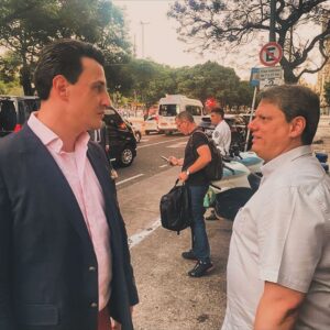 Tiago Pavinatto Instagram - “Governador, vamos ressuscitar o Roda Viva?”