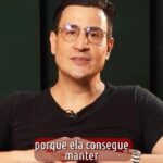 Tiago Pavinatto Instagram - Você acha a política importante para manter nossa democracia?👇