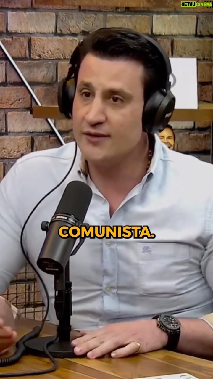 Tiago Pavinatto Instagram - O retrato de Lampião como herói ou injustiçado ou qualquer coisa que o valha é, em última análise, um fenômeno produzido pela estupidez humana canalizada para o coletivo da esquerda brasileira. O que você pensa sobre esse personagem?