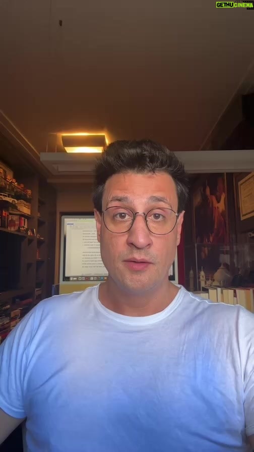 Tiago Pavinatto Instagram - PAVIVI DE PIJAMA AGORA NO YOUTUBE