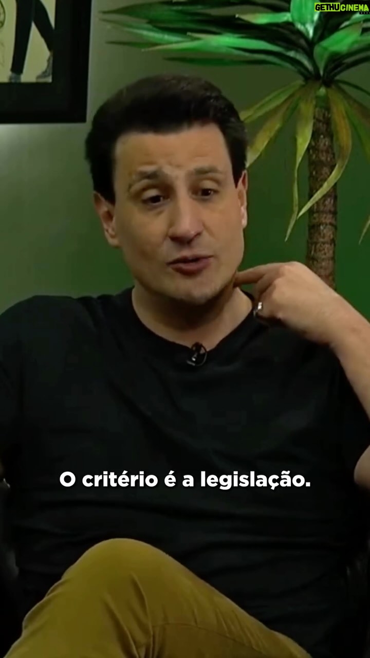 Tiago Pavinatto Instagram - Você sabia que é assim que funciona no Brasil?👇