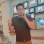 Tiago Pavinatto Instagram - Em maio, PAVIVI CANTA CAUBY…. Por enquanto, o @segre.gustavo vai deixando eu ensaiar estragando o show dele… rs São Paulo, Brazil