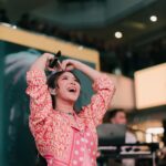 Tiara Andini Instagram - Seruu banget nyanyi di mall 🤩