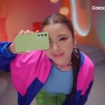 Tiara Andini Instagram – Aku sebagai Awesome Generation punya rules sendiri loh! 😎

Aku punya #AwesomeGenerationRules dimana aku bisa take all the spotlight, kalau main game harus menang terus, pokoknya wajib Awesome lah di setiap momen apapun hihihi 😝 

Dan semua itu bisa aku lakuin bareng Samsung #GalaxyA34 5G & #GalaxyA54 5G yang punya features Awesome Nightography, Awesome Processor, speaker stereo Dolby Atmos yang Awesome banget buat gaming sampai marathon Series, dan tentunya Aweosme Battery to capture your world in a whole new way! 📸🎮🔋💖

 Gak cuma itu, #GalaxyASeries 5G juga sudah IP67 rate loh jadi mau dibawa kemana aja aman karena sudah water & dust ressistance. 

Kan tadi aku udah kasih tahu rules aku ya, sekarang kasih tau aku donggg Awesome Generation Rules versi kamu di kolom komentar 🫶🏻