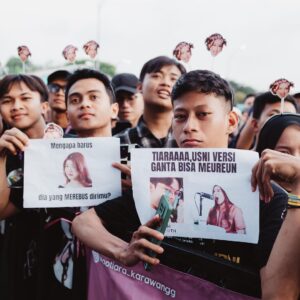 Tiara Andini Instagram - Kira kira kota mana lagi ya yang harus aku ajak nyanyi bareng?