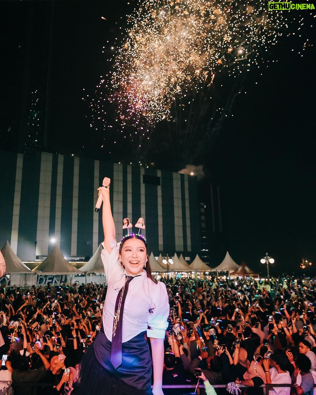 Tiara Andini Instagram - Happy new year! 🎉 <3