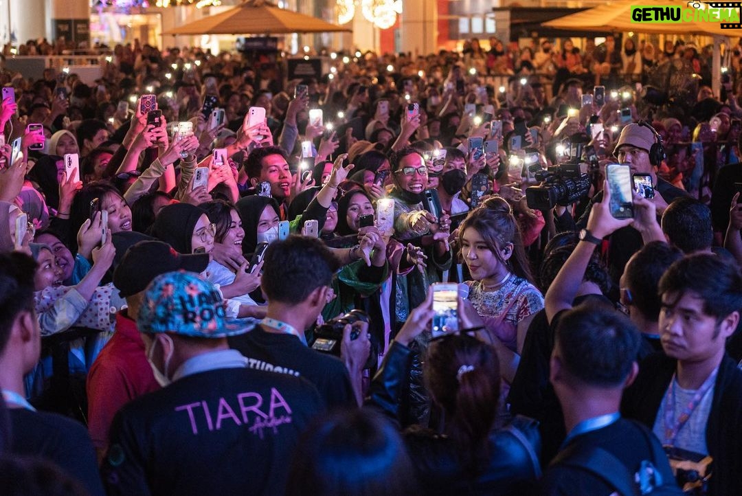 Tiara Andini Instagram - Girl fest adalah saksi aku bawain lagu "menyesal" untuk pertama kali