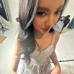 Tiara Andini Instagram - Bities fotosyut "MENYESAL" 
slide terakhir semoga myly, mootiara, zivellas tidak menyesal mengidolakan manusia seperti kami 😭