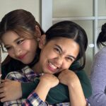 Tiara Andini Instagram - Bities fotosyut "MENYESAL" slide terakhir semoga myly, mootiara, zivellas tidak menyesal mengidolakan manusia seperti kami 😭