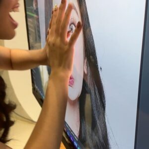 Tiara Andini Instagram - Bities fotosyut "MENYESAL" 
slide terakhir semoga myly, mootiara, zivellas tidak menyesal mengidolakan manusia seperti kami 😭