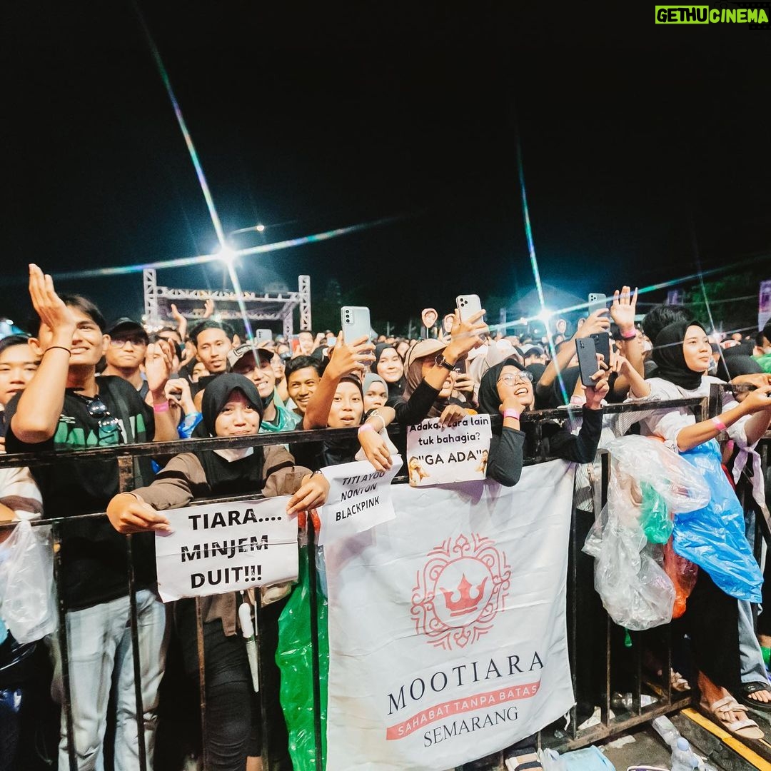 Tiara Andini Instagram - Keseruan di Semarang ! π«Άπ» jangan salfok slide terakhir aku juga bingung π