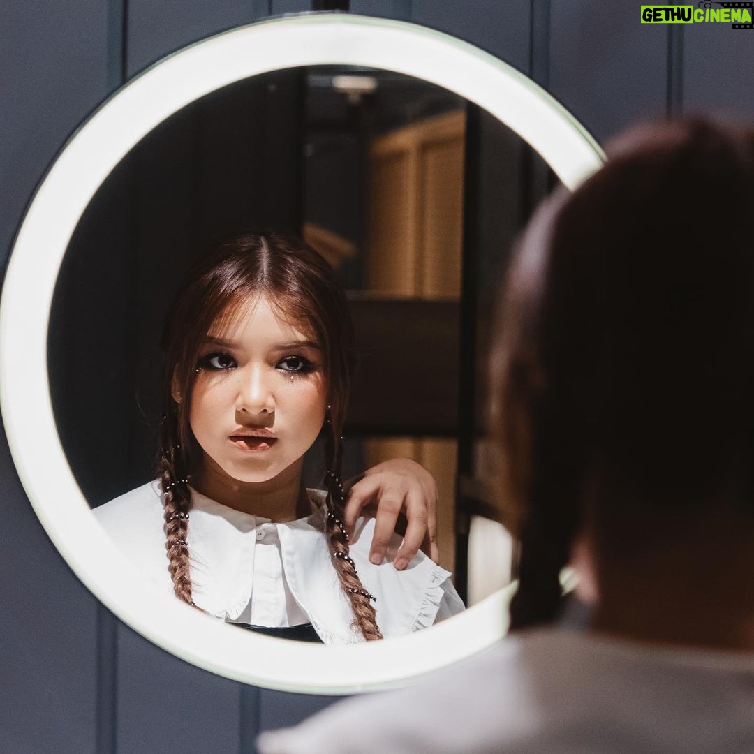 Tiara Andini Instagram - Sedang mencari Tyler
