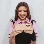 Tiara Andini Instagram - Guys, siapa yang nonton IESF 2022 di Bali tanggal 2-11 Desember 2022 kemarin? Walaupun aku gak sempet support langsung di sana, aku selalu support Esport Indonesia dengan selalu update Esport news dan main Mobile Legends sebelum manggung apalagi pake handphone AWESOME #GalaxyA53 5G yang gak akan drama nge-lag waktu mabar, soalnya refresh rate smooth display-nya sampai 120Hz loh 🤩 Yuk buruan beli mumpung lagi ada Year End Promo dari @samsungindonesia #AwesomeGeneration #AwesomeGamingSeason #GalaxyASeries 5G