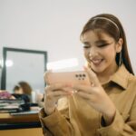 Tiara Andini Instagram - Aku kalo nunggu perform gini suka banget main game favoriteku Mobile Legends, siapa tau aja bisa ikutan Awesome Gaming Season dan tanding di MPL Indonesia Season 10 dan Piala Presiden Esport 2022 biar sama kaya tim favorite aku! Dan yang paling penting untung aku pakai Samsung Galaxy A53 5G yang punya layar dengan 120Hz Refresh Rate, jadi gak bakal drama nge-lag lagi deh kalo lagi mabar apalagi pas diserang lawan! Buat kalian yang mau punya #GalaxyA53 5G juga, langsung aja cek @samsungindonesia buat dapetin cashback sampai 900K dan promo menarik lainnya di Merdeka Deals! #AwesomeGeneration #AwesomeGamingSeason