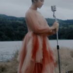 Tiara Andini Instagram - USAI SUDAH RILIS! bisa langsung di cek music videonya di youtube Tiara Andini karena ceritanya akan sedih banget, apalagi sama kak @jourdy.pranata banyak banget keseruan dibalik mv ini. Special thanks untuk semua team aku dari team make up, hairdo, baju, team universal, dan team kausa. Dibalik mv yang estetik ada aku yang kedinginan sampe mati rasa seluruh badan karna lokasinya di situ patenggang wicis tiris pisan! Untuk mootiara, enjoy. Semoga bisa meresapi liriknya satu persatu dengan sepenuh hati. Dan untuk @andmeshkamaleng_ thank u sudah menciptakan lagu sesedih ini😭 akhirnya kesampean juga bisa ada project bareng kak ame. Semoga lagu ini bisa membawa kita ke karir yang lebih cemerlang dan pastinya membuat industri musik indonesia semakin maju. Amin