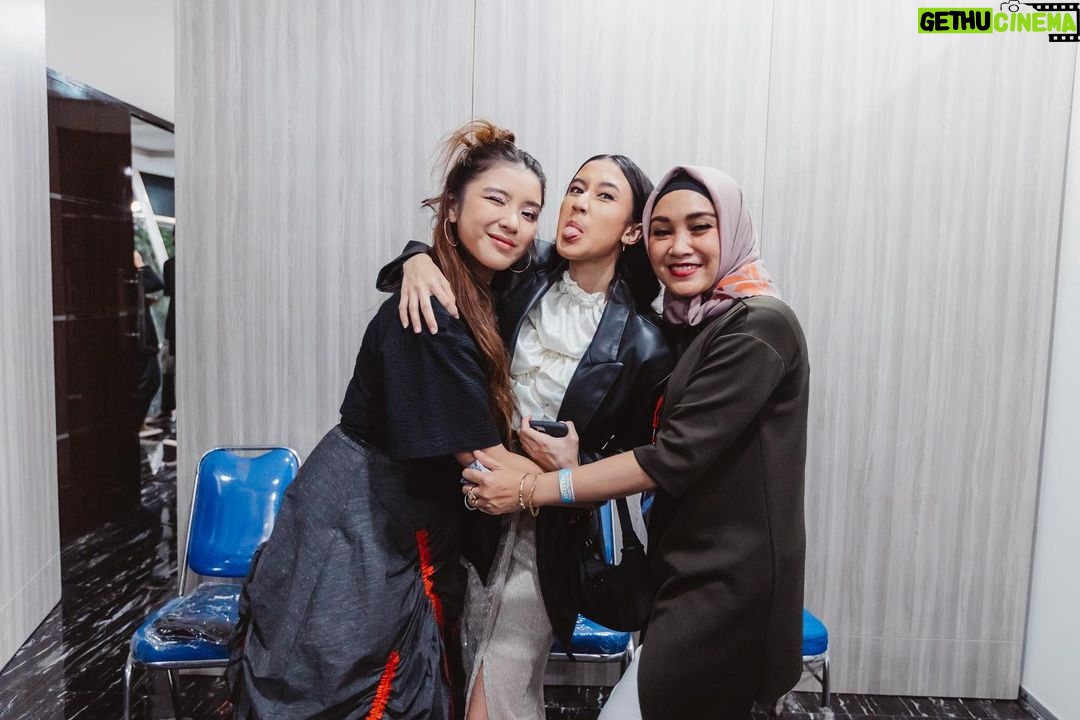 Tiara Andini Instagram - SOD at SURABAYA! with my best support