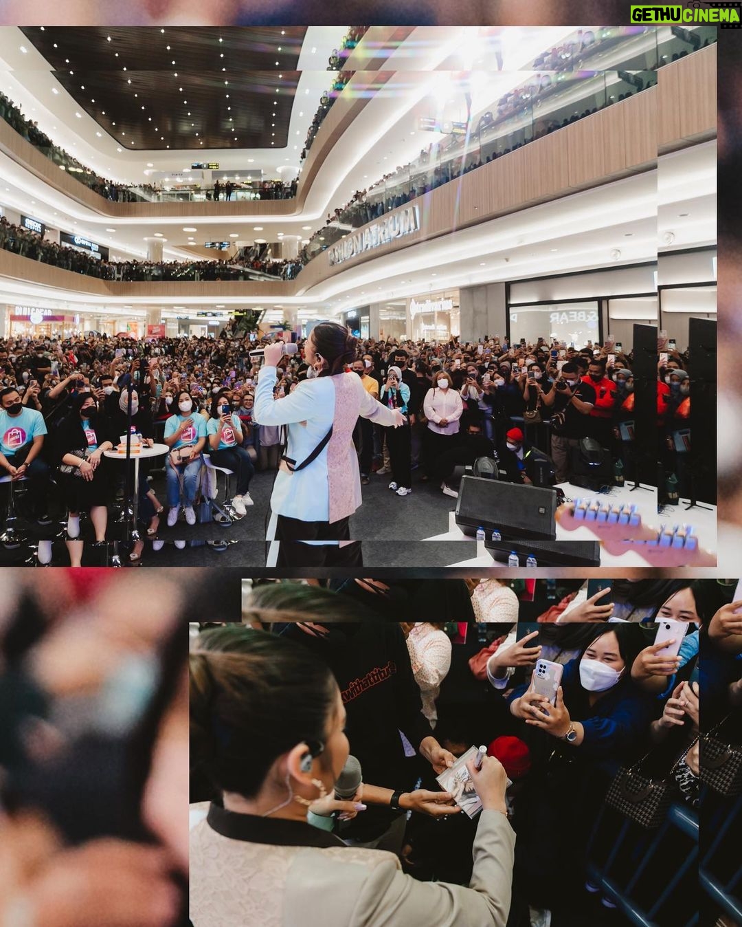 Tiara Andini Instagram - SURABAYA SCREAAAAAMMMMM!!!