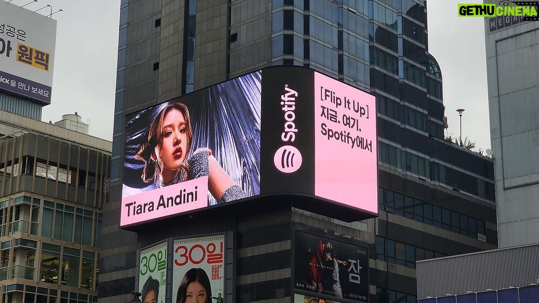 Tiara Andini Instagram - 안녕하세요~ ada aku di Gangnam, Seoul 🥹 Thank you for the support @spotifyid @spotifyasia! Jangan lupa stream ‘Flip It Up’ di @spotify. 감사합니다 🫰🏻