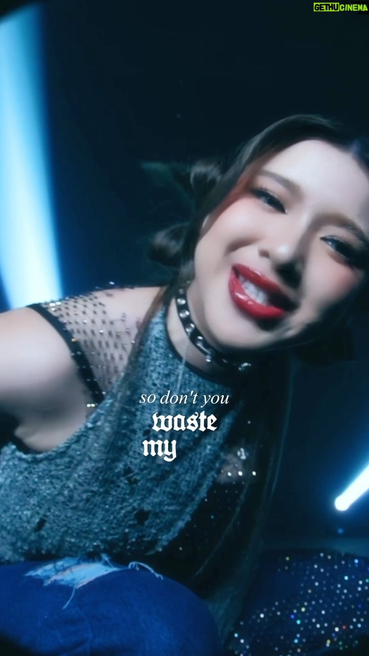Tiara Andini Instagram - Lirik mana yang paling kalian suka dari lagu Flip It Up?