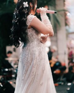 Tiara Andini Instagram - Siapa yang bercita cita dihari pernikahannya mau dinyanyiin 