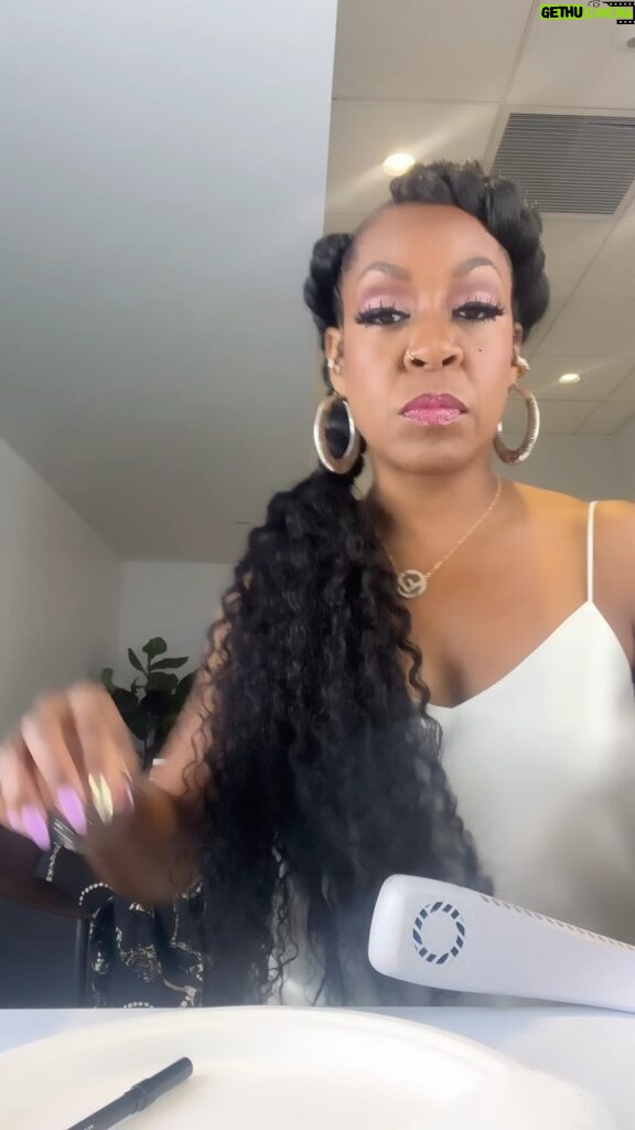 Tichina Arnold Instagram - Welp!..This video pretty much sums up my life at 52. Lol! #HappySaturday -Early Mornings -Career -Menopause -Fitness & -Cocktails. I had a blast on @edailypop with @justinasylvester & @comiclonilove on @eentertainment ❤️ Live your Life to its FULLEST potential 💕 #RockOn