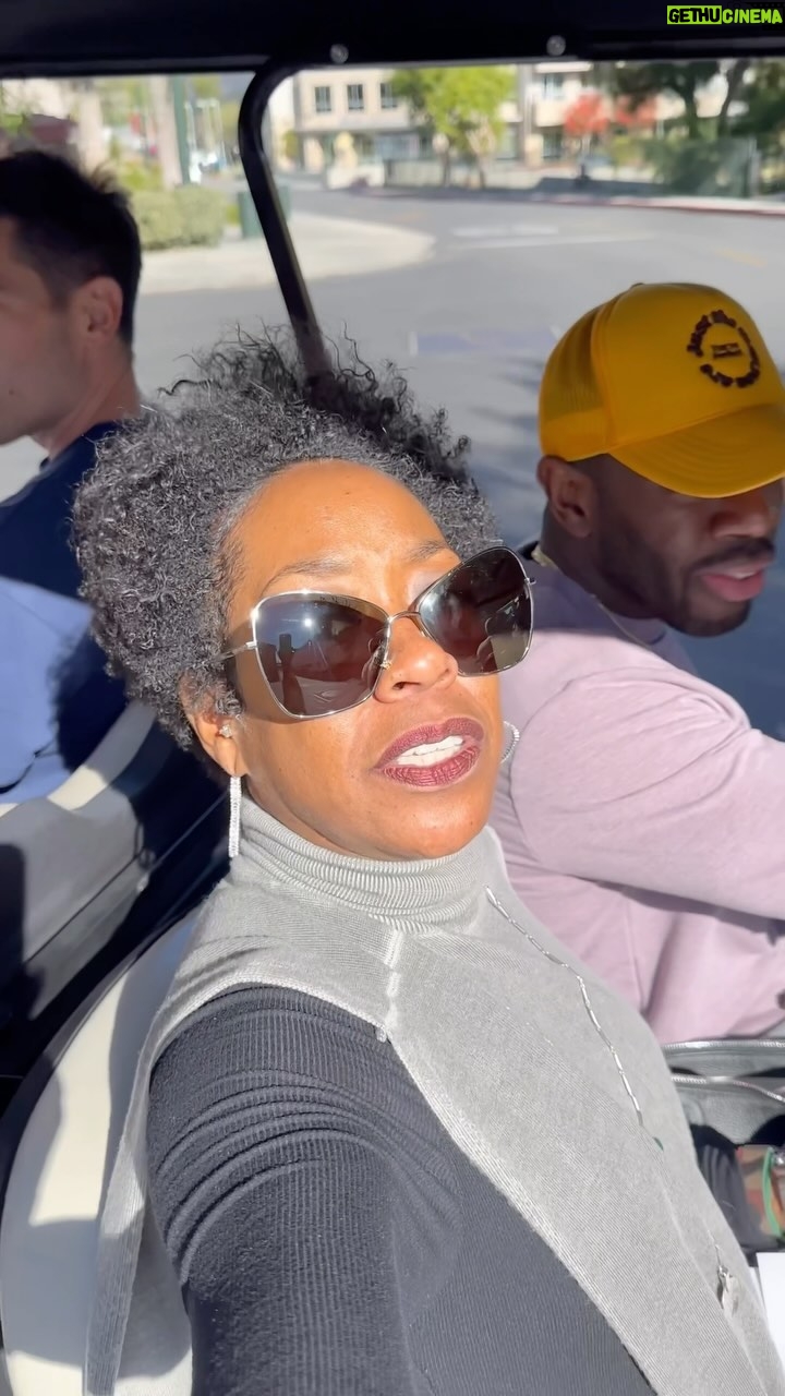 Tichina Arnold Instagram - I forgot to post this on Wednesday. I TRULY appreciate all of you that enjoy and support and hanging in there with @theneighborhood on @cbstv -Season Six. Let’s go!