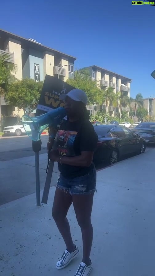 Tichina Arnold Instagram - We here fighting for what’s RIGHT and FAIR! @theneighborhood at Radford, Studio City