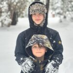 Tiffani Thiessen Instagram - What a fun couple of days hanging with the TX family who came west for their spring break. Boy did we make some memories. And a huge thank you to @lesleyfeldman for allowing us to crash at her cabin in #BigBear. ❤️