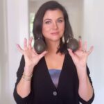 Tiffani Thiessen Instagram - Gosh, I ❤️ avocados!!! Here’s an easy fun lunch or dinner for ya- My Crab Salad- Stuffed Avocados from my cookbook #pullupachair