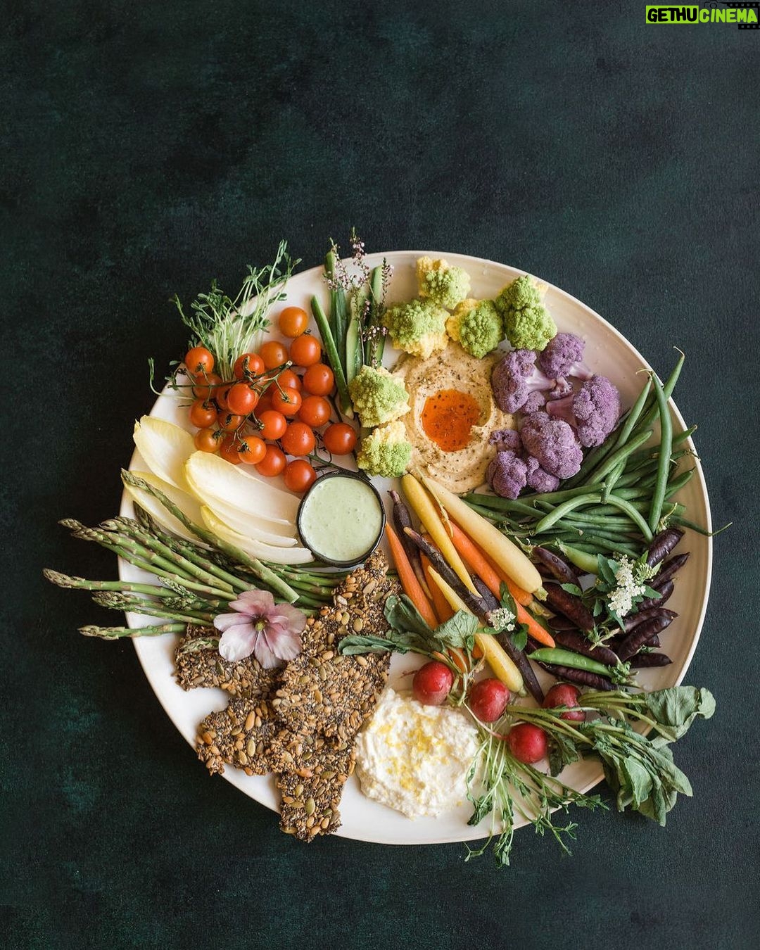 Tiffani Thiessen Instagram - I ❤️ grazing boards! #spring #veggies #homegrown #garden #graze