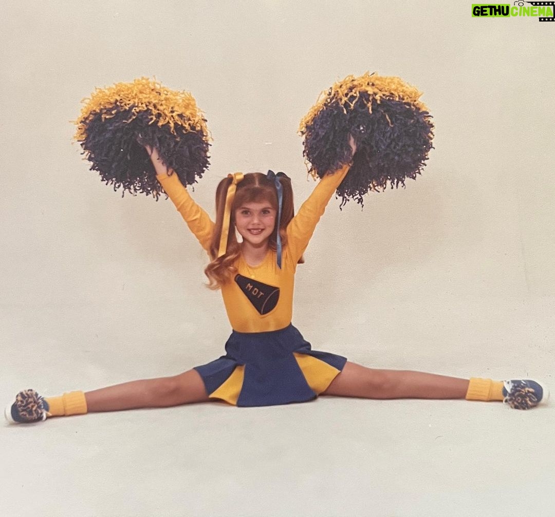 Tiffani Thiessen Instagram - #fbf I cheered then and I still cheer now #kidsports