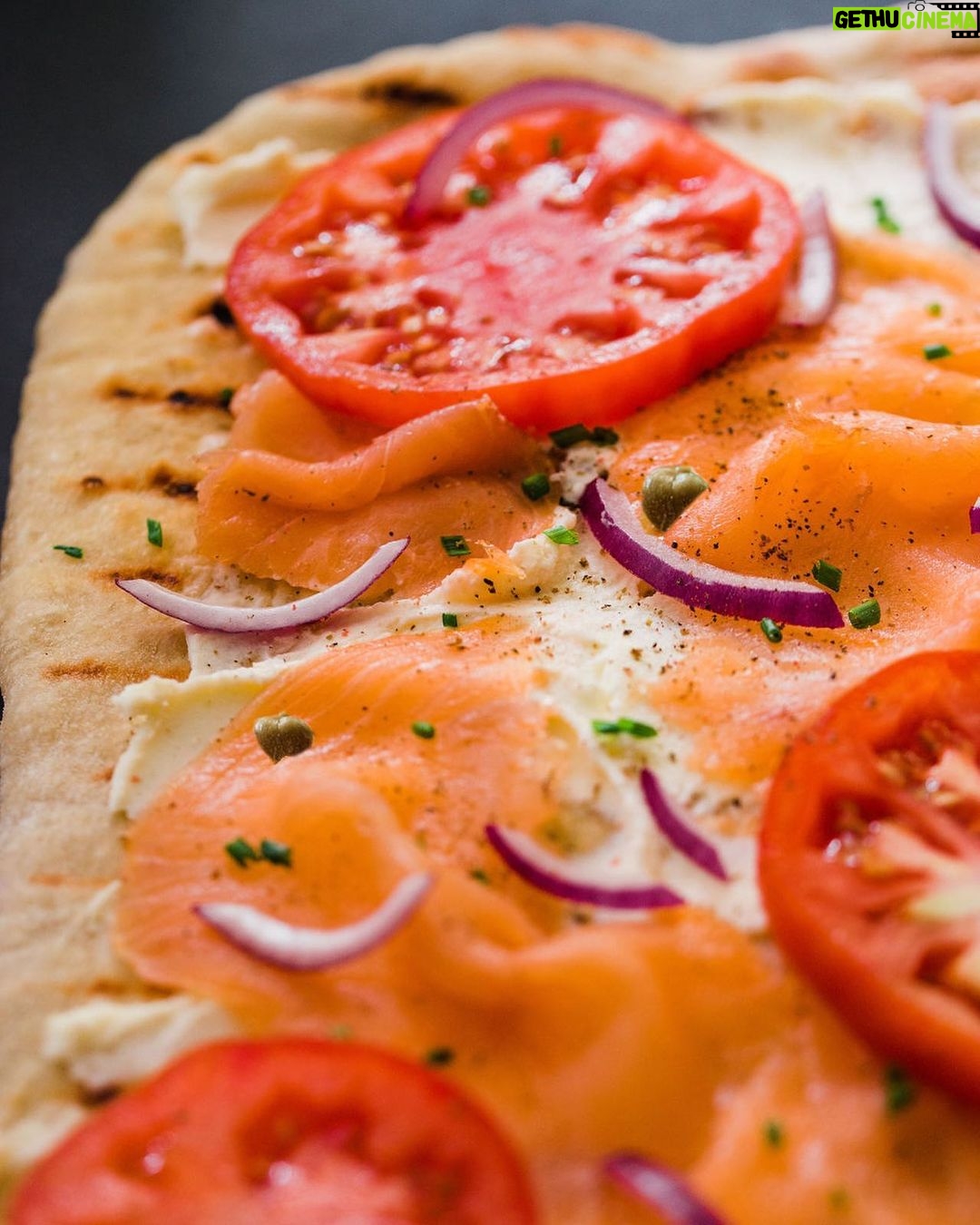 Tiffani Thiessen Instagram - Never need an excuse to eat pizza… but when it’s both #nationalpizzaday AND #nationalbagelandloxday … why not put them together. #recipe for my “Lox Pizza” is on the #blog #linkinbio