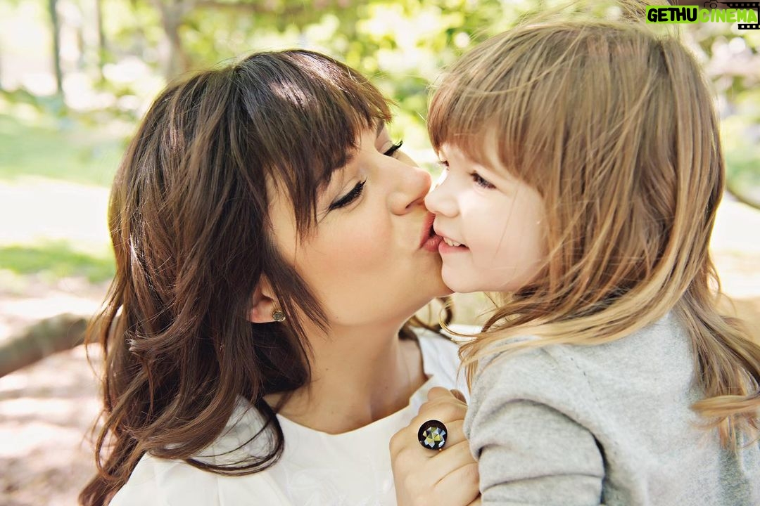 Tiffani Thiessen Instagram - Lil Harper #tbt