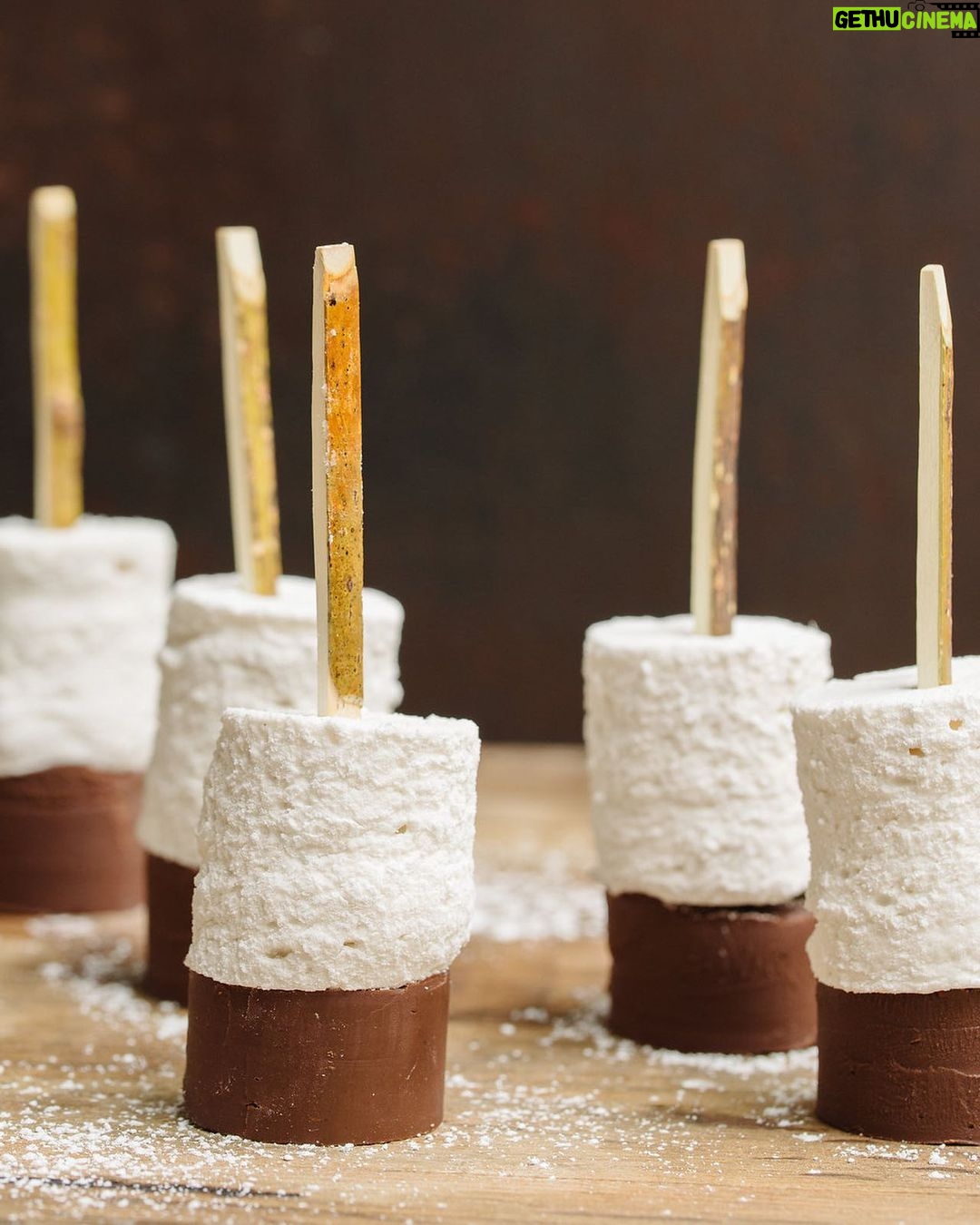 Tiffani Thiessen Instagram - Hot cocoa on a stick people!!! Because it’s national cocoa day and well… the holidays. #linkinbio for #recipe