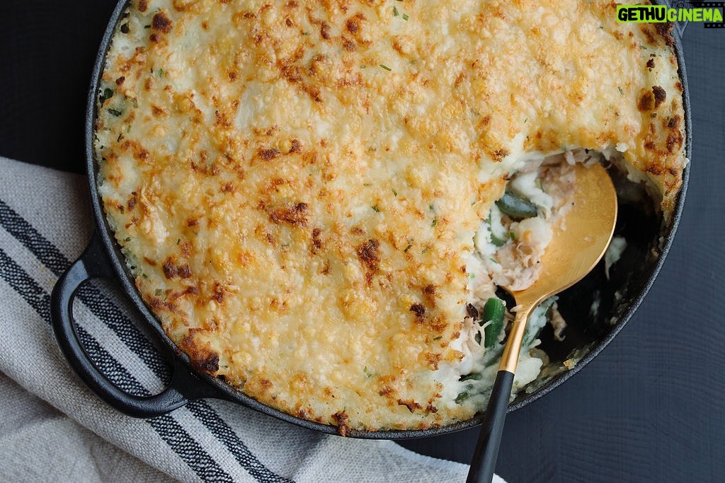 Tiffani Thiessen Instagram - Leftovers! I LOVE #LEFTOVERS!! I think it’s my favorite part of the #holidays. I have so many great and easy recipes to reinvent your leftovers. To see some of my favs head to my #blog for #recipes or #linkinbio