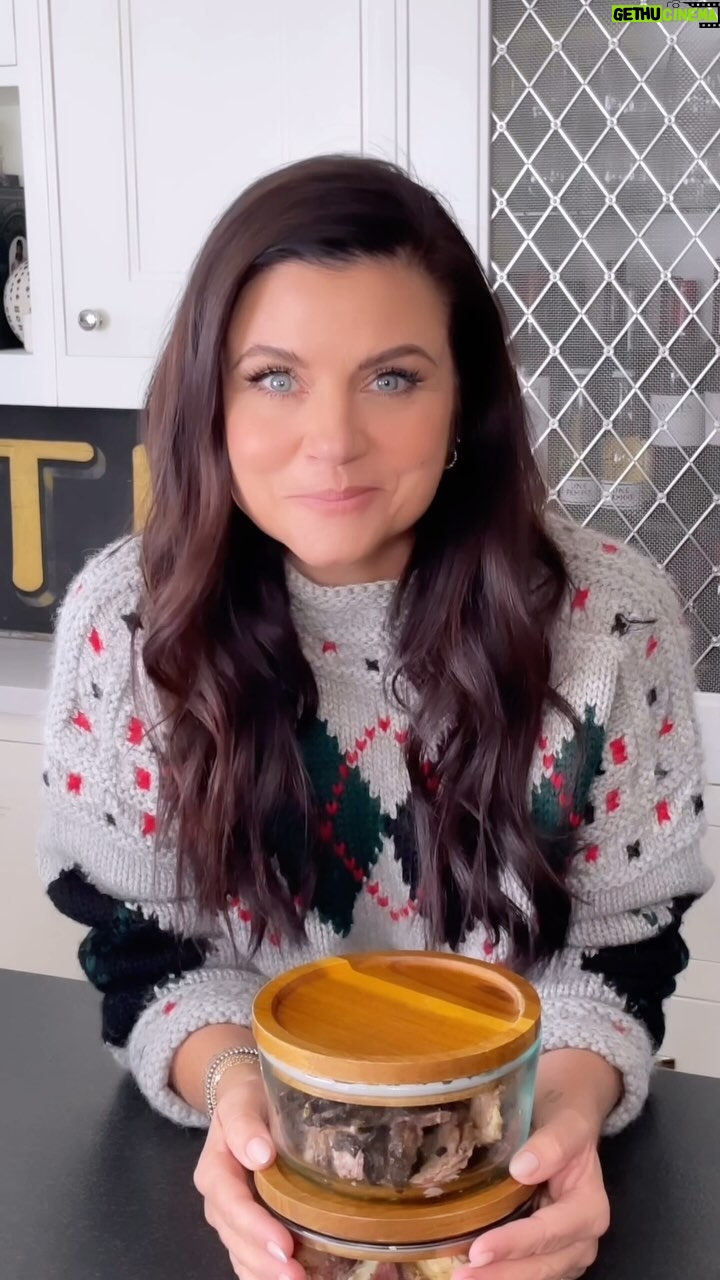 Tiffani Thiessen Instagram - Leftover meat & potatoes from the holidays? I can work with that. Recipe for my Pot Roast & Potato Pizza in my book, Here We Go Again. Have you grabbed a copy yet?