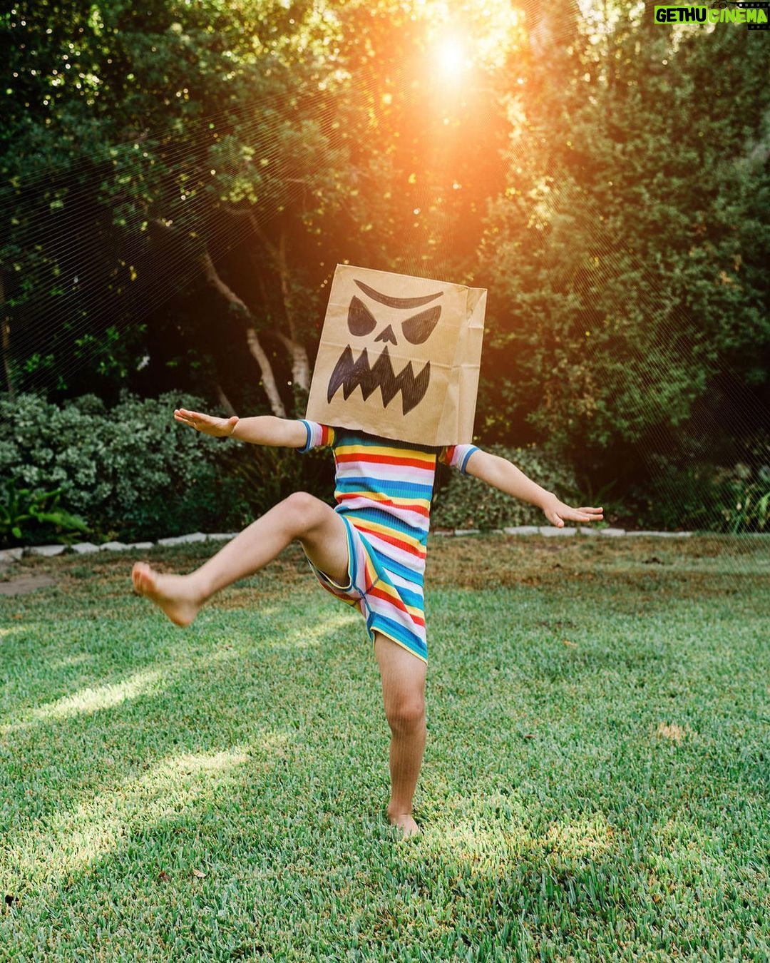 Tiffani Thiessen Instagram - How’s your weekend going? 🤪