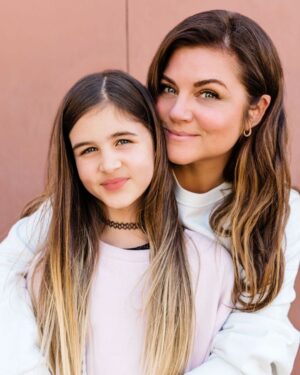 Tiffani Thiessen Instagram - It’s national daughters day… and I got one of those. A cute, sweet, funny,  endearing, caring,  adventurous one that LOVES ice cream, animals and recently wearing make-up. #imintrouble #tween #payback #nationaldaughtersday