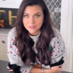 Tiffani Thiessen Instagram - Holidays don’t need anymore added stress. Am I right? Here’s how I put together an easy, one stop shop, Holiday Treat Board in under 15 minutes. #tuesdaytips #holidayseason #treats