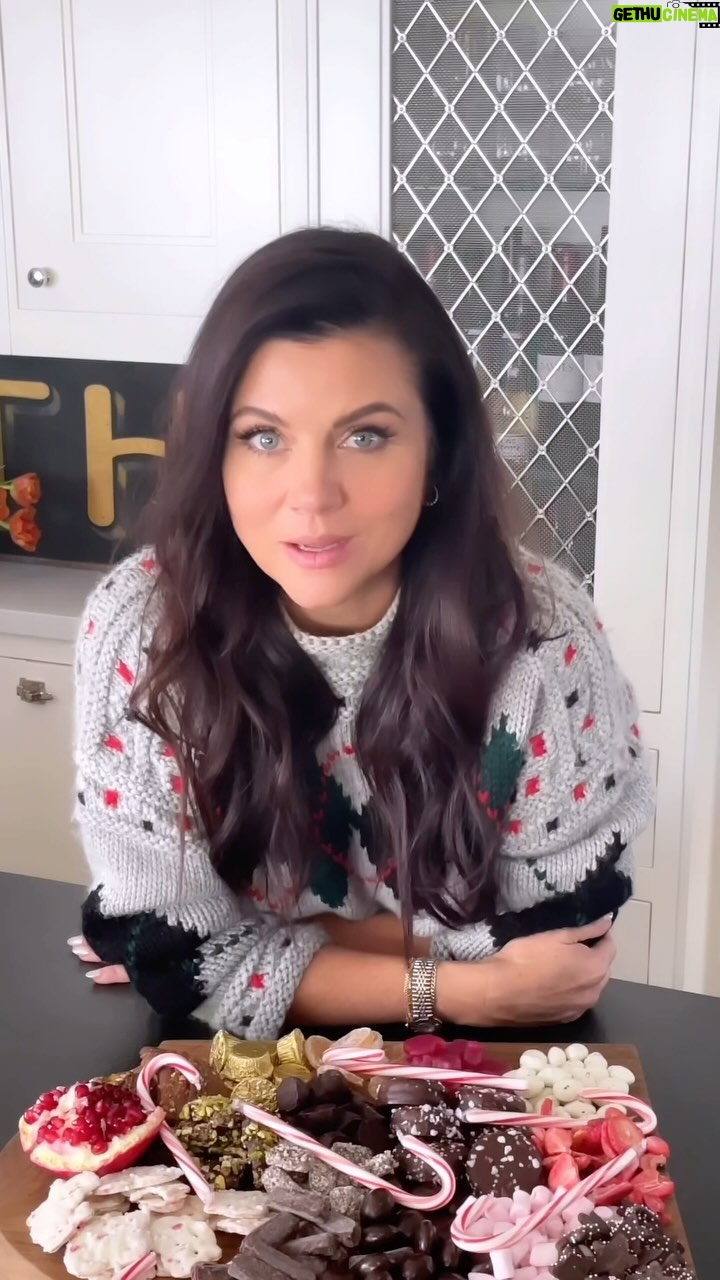 Tiffani Thiessen Instagram - Holidays don’t need anymore added stress. Am I right? Here’s how I put together an easy, one stop shop, Holiday Treat Board in under 15 minutes. #tuesdaytips #holidayseason #treats