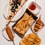 Tiffani Thiessen Instagram - What’s your junk food of choice? #nationaljunkfoodday