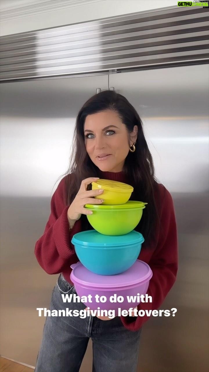 Tiffani Thiessen Instagram - Queen of leftovers, reporting for duty 🫡 Here’s a recipe to help you make use of practically every Thanksgiving leftover you’ve got. Shepherd’s Pie. Recipe in #HereWeGoAgain.