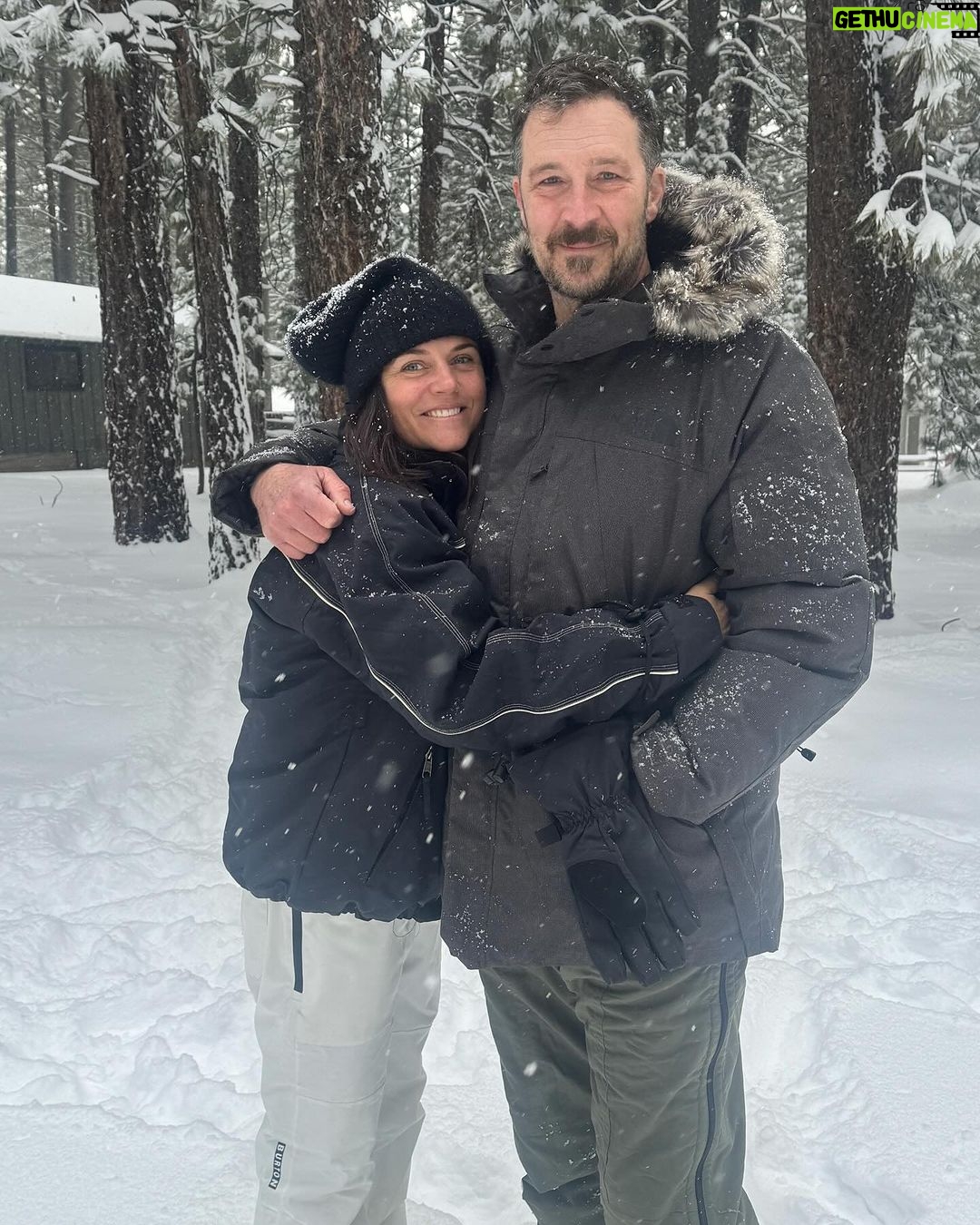 Tiffani Thiessen Instagram - What a fun couple of days hanging with the TX family who came west for their spring break. Boy did we make some memories. And a huge thank you to @lesleyfeldman for allowing us to crash at her cabin in #BigBear. ❤️