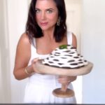 Tiffani Thiessen Instagram - It’s @girlscouts cookie season friends so of course I’m breaking out my Girl Scout Cookie Ice Box Cake. #Recipe in my first cookbook #PullUpAChair Which cookie is your fav? I have three. Can you guess?