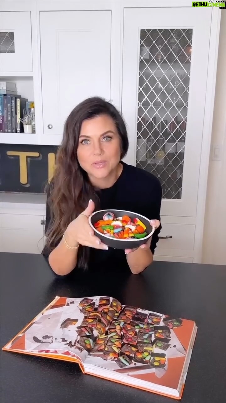 Tiffani Thiessen Instagram - My favorite trick for leftover Halloween treats 😉 Fudge recipe from #HereWeGoAgain