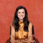 Tiffani Thiessen Instagram - “It’s kind of like a big hug.” In this episode of The Meal I Eat When…, Tiffani Thiessen (@tiffanithiessen) shares her go-to foods for when she’s feeling joyful, homesick, and more. (Champagne and crepes? Sign us up!)To get the 90210 star’s comforting sausage, beans, ‘n’ greens recipe, tap the link in bio.